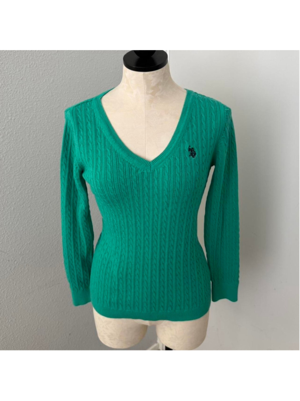 U.S. Polo Assn. green cable knit V-neck sweater - Size S